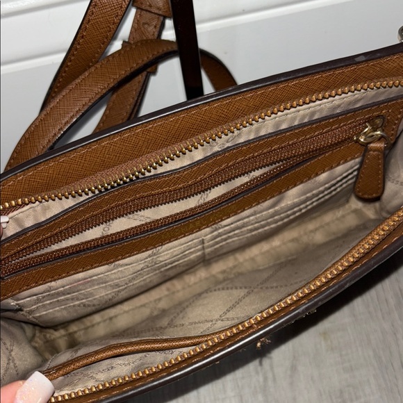 Michael Kors Brown Leather crossbody bag - Picture 6 of 10
